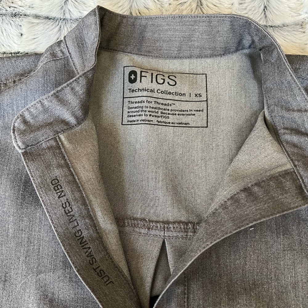 Figs Rafaela Oversized Scrub Top - Picture 5 of 8